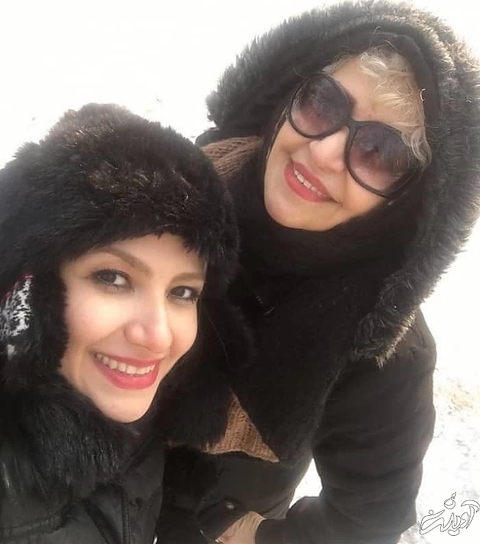 خواهر و مادر مریلا زارعی